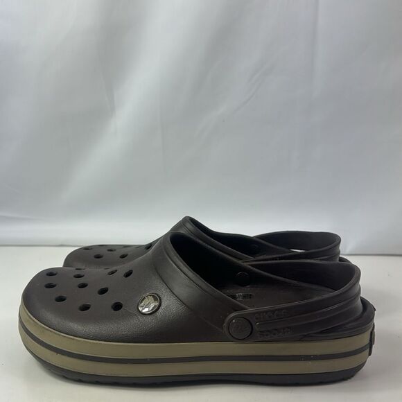 Crocs Unisex Ultra Light Classic Waterproof Clogs - Picture 6 of 12